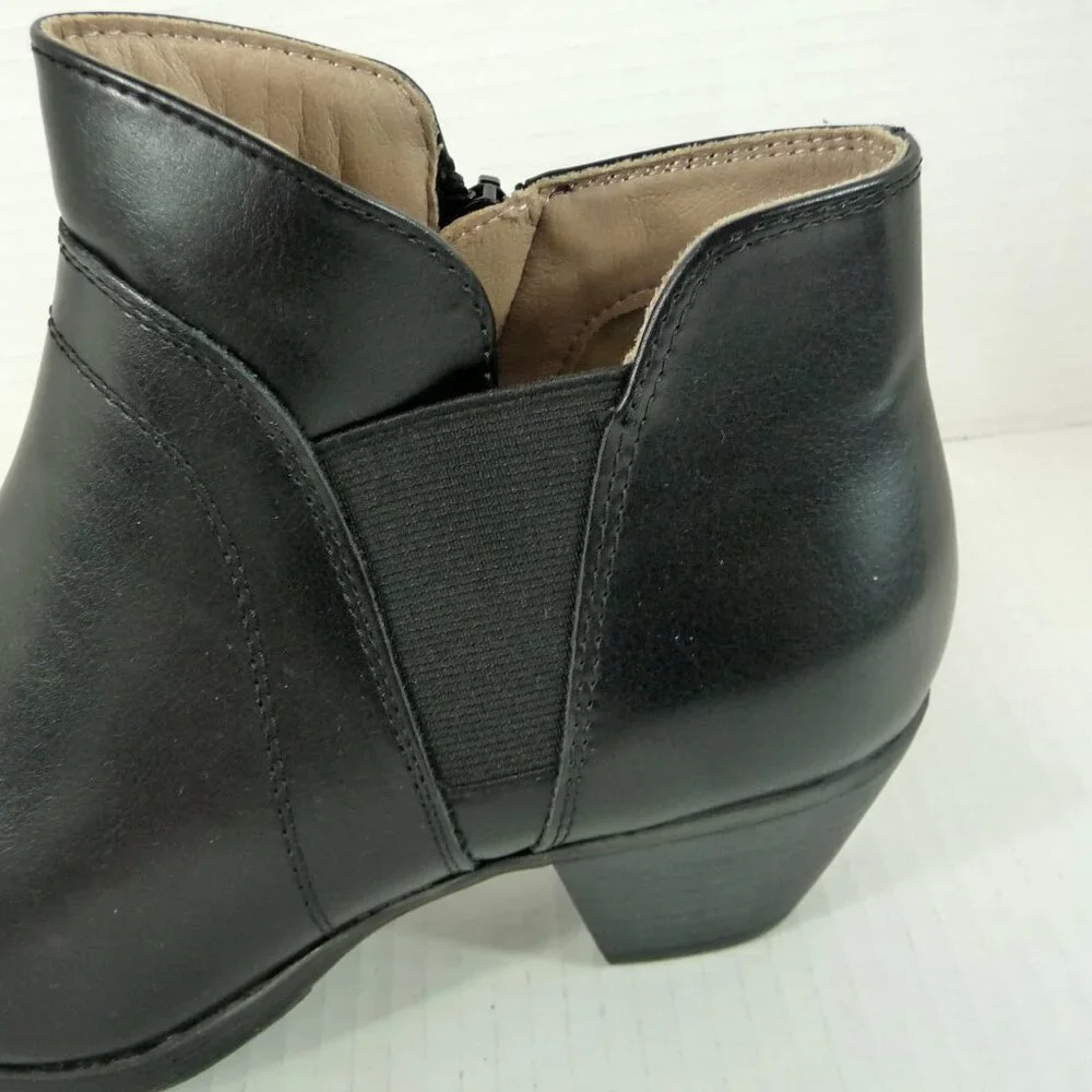 Size 7.5 WIDE Black Comfort Ankle Boots